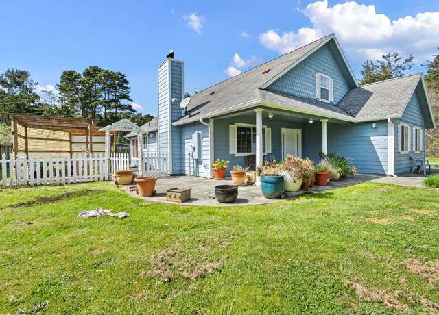Property at 1530 Lake St, Crescent City, CA 95531, 5 beds, 3 baths