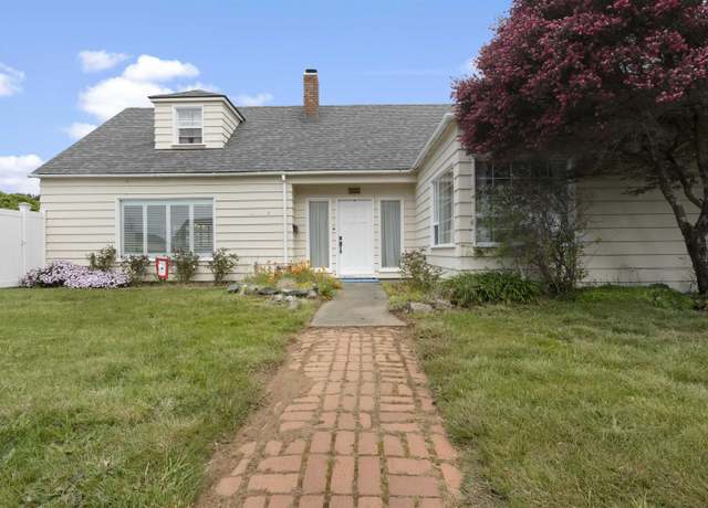 Property at 385 E Lauff Ave, Crescent City, CA 95531, 4 beds, 2 baths