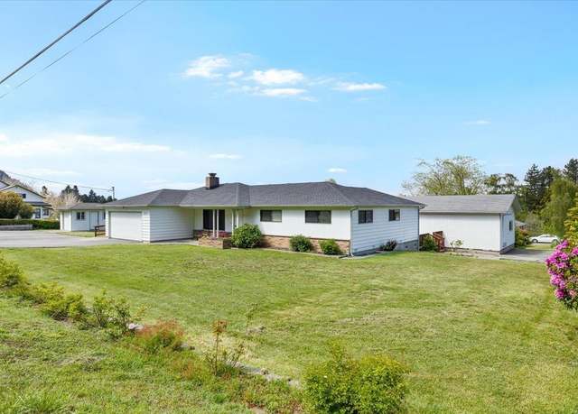 Property at 3880 Kings Valley Rd, Crescent City, CA 95531, 3 beds, 2.5 baths