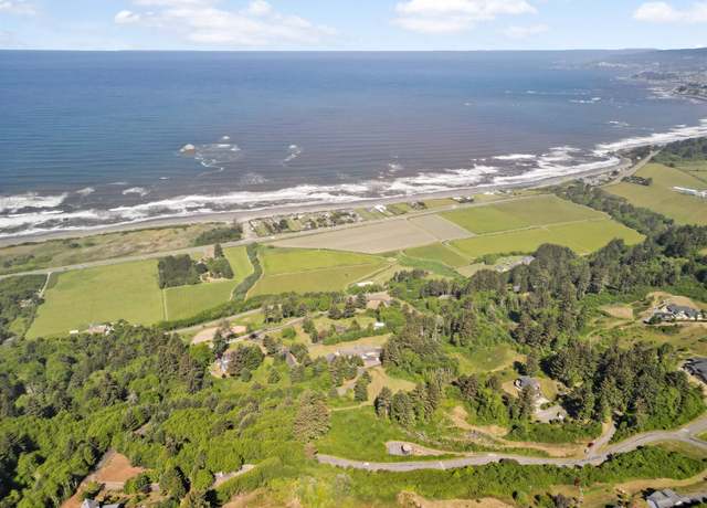 Property at 400 Spyglass Rd, Smith River, CA 95567