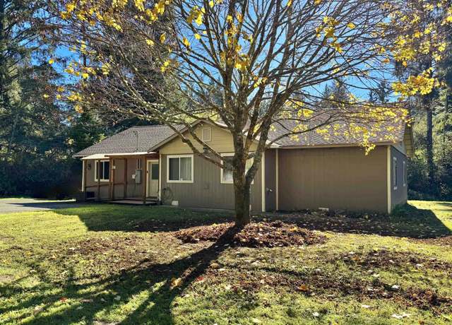 Property at 300 E Jefferson St, Crescent City, CA 95531, 3 beds, 2.5 baths