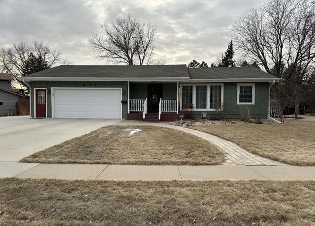 Property at 1937 Cardinal Ln, Huron, SD 57350, 4 beds, 2.5 baths