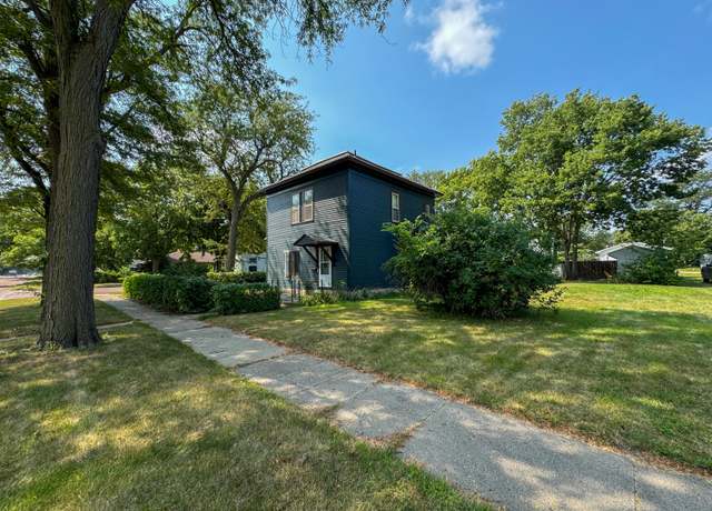 Property at 475 Utah Ave SE, Huron, SD 57350, 4 beds, 2 baths