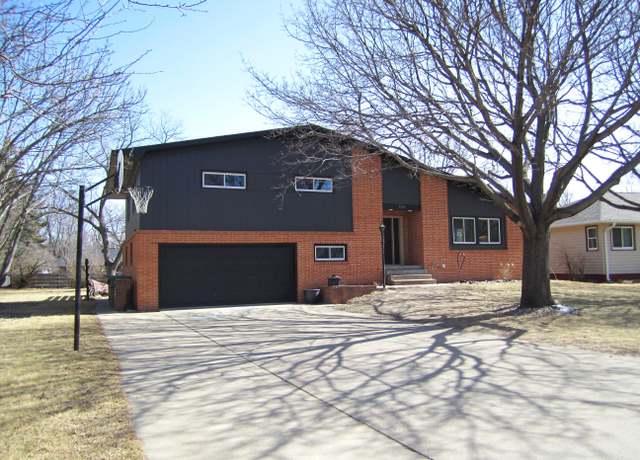 Property at 1218 Mcdonald Dr, Huron, SD 57350, 4 beds, 2.5 baths