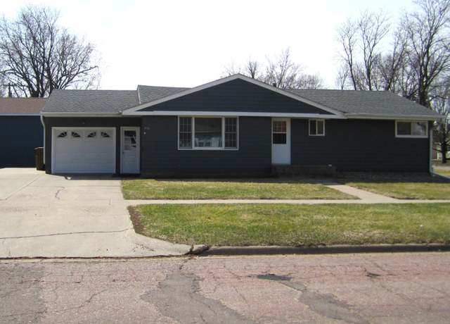 Property at 776 14th St SW, Huron, SD 57350, 5 beds, 2 baths