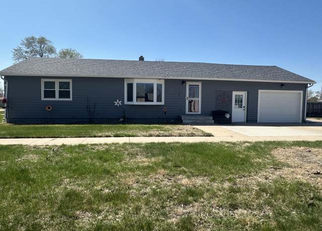 Property at 1108 8th St SW, Huron, SD 57350, 4 beds, 1 bath