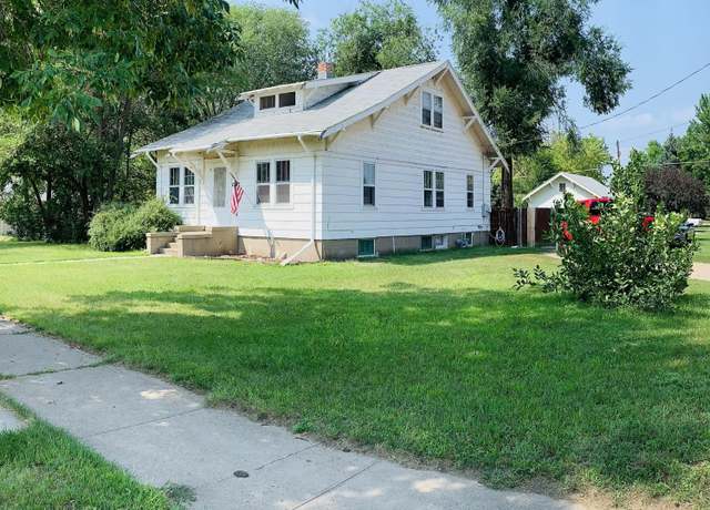 Property at 1307 3rd St SW, Huron, SD 57350, 4 beds, 1.5 baths