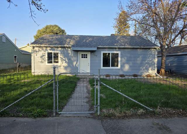 Property at 758 Mellette Ave SW, Huron, SD 57350, 2 beds, 1 bath
