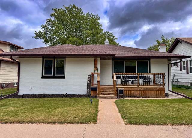 Property at 1164 Kansas Ave SE, Huron, SD 57350, 3 beds, 3 baths