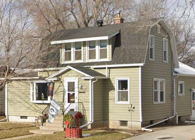 Property at 645 10th St SW, Huron, SD 57350, 3 beds, 2.5 baths