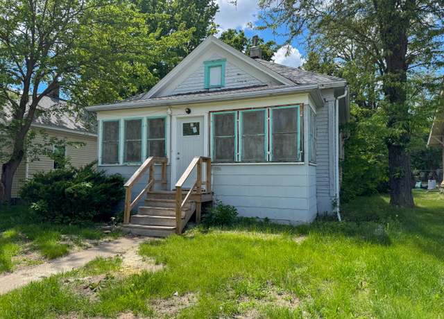 Property at 1157 Wisconsin Ave SW, Huron, SD 57350, 2 beds, 1 bath