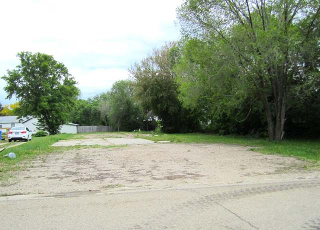 Property at 222 7th St E, Miller, SD 57362