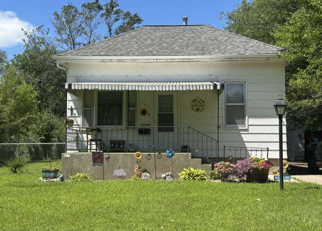 Property at 721 Beach Ave SE, Huron, SD 57350, 2 beds, 2 baths