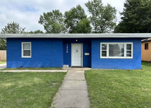 Property at 1430 Kansas Ave SE, Huron, SD 57350, 2 beds, 1 bath
