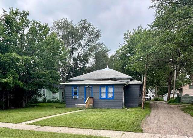 Property at 347 Beach Ave SE, Huron, SD 57350, 3 beds, 2 baths