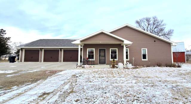 Photo of 404 N Oak St, St. Lawrence, SD 57373