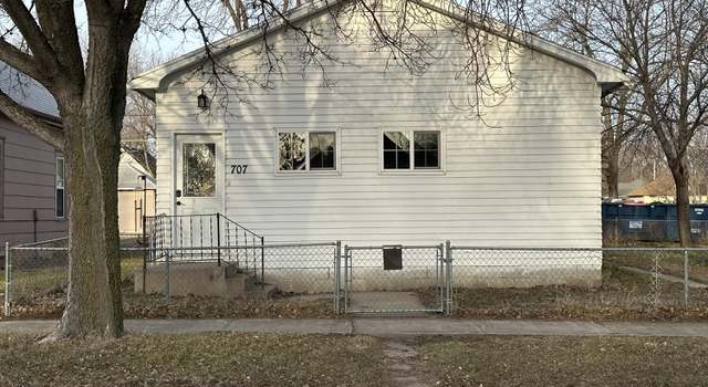 Photo of 707 Simmons Ave SE, Huron, SD 57350