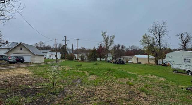 Photo of 105 State Ave N, Wessington Springs, SD 57382
