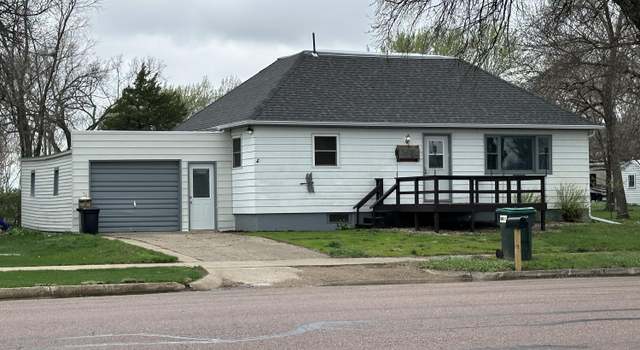 Photo of 303 N 2nd Ave, Woonsocket, SD 57385