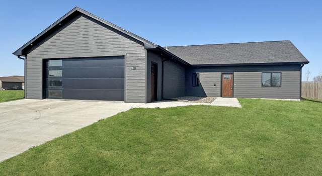 Photo of 2541 Prairie Eagle Cir, Huron, SD 57350