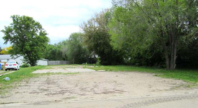 Photo of 222 7th St E, Miller, SD 57362