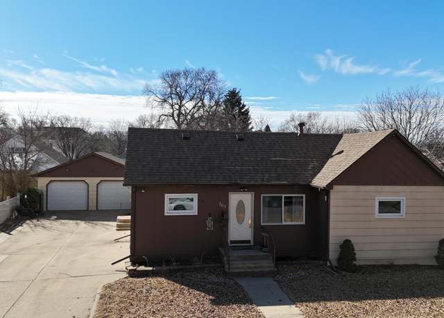 Property at 705 E 6th Ave, Mitchell, SD 57301, 3 beds, 2 baths