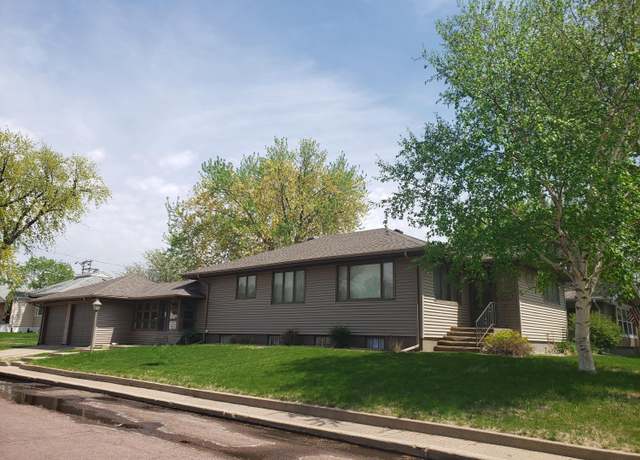 Property at 120 W 11th Ave, Mitchell, SD 57301, 3 beds, 2 baths