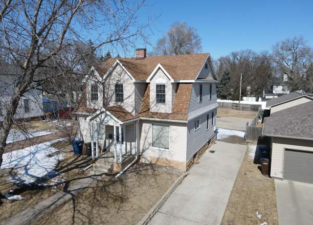 Property at 320 Mccabe St, Mitchell, SD 57301, 4 beds, 2 baths