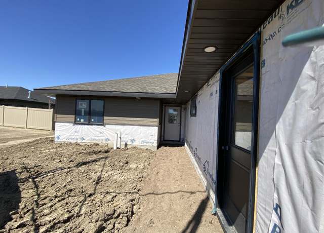 Property at 808 W Plum Ave, Mitchell, SD 57301, 3 beds, 2 baths