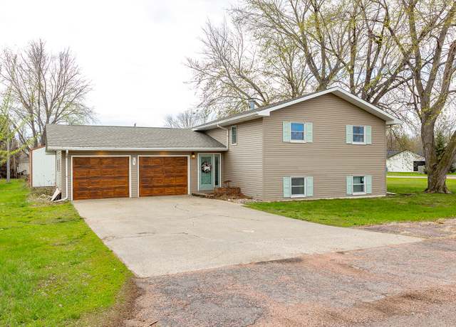 Property at 1141 Vermillion St, Centerville, SD 57014, 4 beds, 2 baths