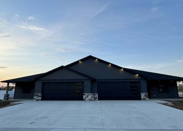 Property at 1120 Cottonwood Cir, Mitchell, SD 57301, 2 beds, 2 baths