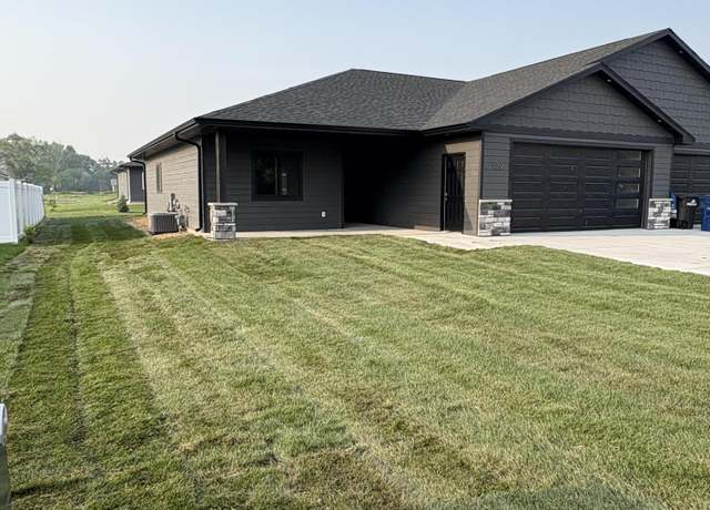 Property at 1120 Carl Rd, Mitchell, SD 57301, 2 beds, 2 baths