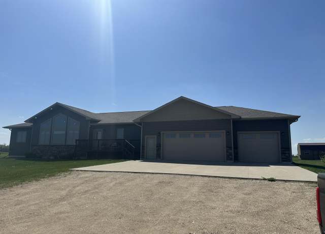 Property at 25671 Kibbee Ct, Mitchell, SD 57301, 5 beds, 2.5 baths