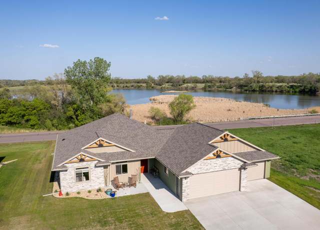 Property at 5700 Island Ct, Mitchell, SD 57301, 3 beds, 2.5 baths
