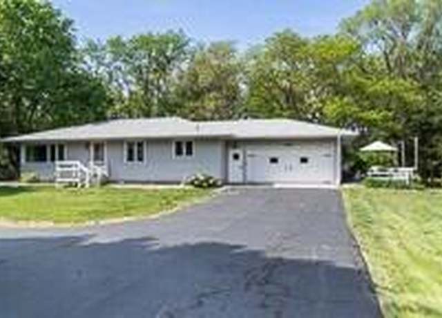 Property at 1400 W 23rd Ave, Mitchell, SD 57301, 3 beds, 2 baths