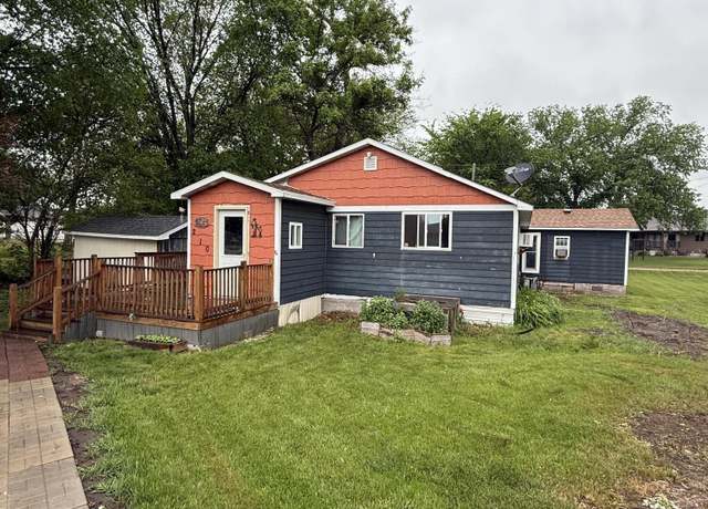 Property at 210 E Elm St, Ethan, SD 57334, 5 beds, 1.5 baths