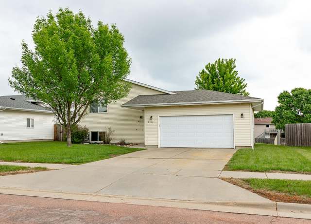 Property at 4436 W Briggs Dr, Sioux Falls, SD 57107, 3 beds, 2 baths
