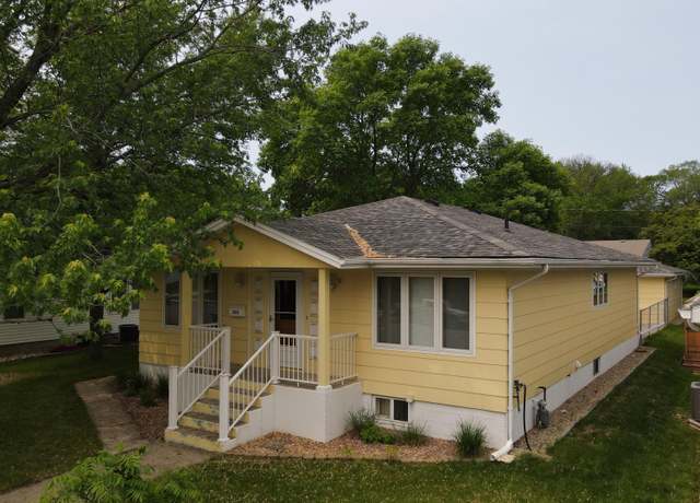 Property at 305 S Minnesota St, Mitchell, SD 57301, 3 beds, 2 baths