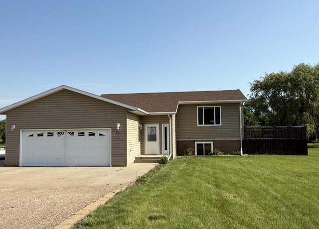 Property at 510 E 3rd St, Plankinton, SD 57368, 4 beds, 2 baths