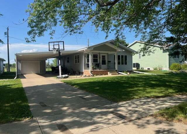 Property at 1608 Bridle Dr, Mitchell, SD 57301, 5 beds, 2 baths