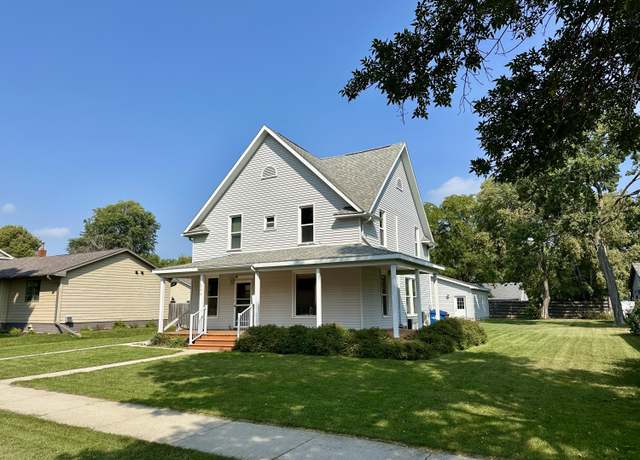 Property at 308 Mccabe St, Mitchell, SD 57301, 3 beds, 3 baths