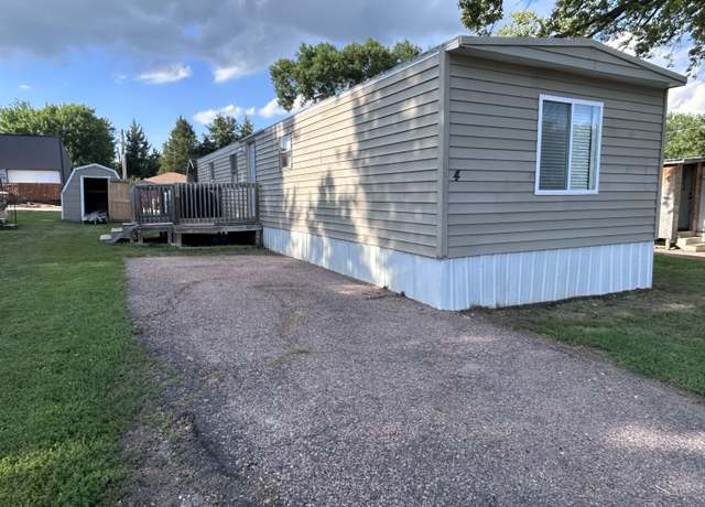 Property at 1401 S Main Lot 4 St, Mitchell, SD 57301, 2 beds, 1.5 baths