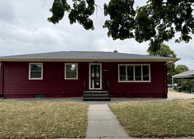 Property at 1012 W Birch Ave, Mitchell, SD 57301, 4 beds, 2 baths
