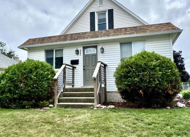 Property at 921 W 5th Ave, Mitchell, SD 57301, 3 beds, 1 bath