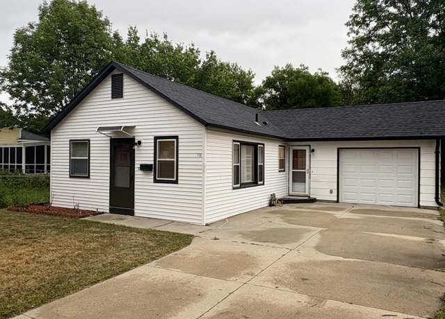 Property at 710 S Duff St, Mitchell, SD 57301, 2 beds, 1 bath