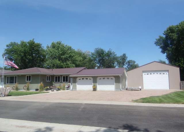 Property at 504 E 2nd St, Plankinton, SD 57368, 4 beds, 2 baths