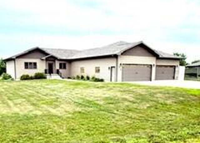 Property at 2636 Anthony Ave, Mitchell, SD 57301, 5 beds, 3 baths