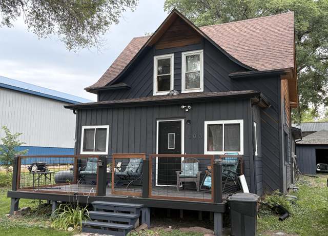 Property at 303 N State Ave, Wessington Springs, SD 57382, 4 beds, 2 baths