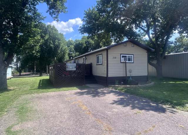 Property at 1401 S Main Lot 113 St, Mitchell, SD 57301, 2 beds, 1.5 baths