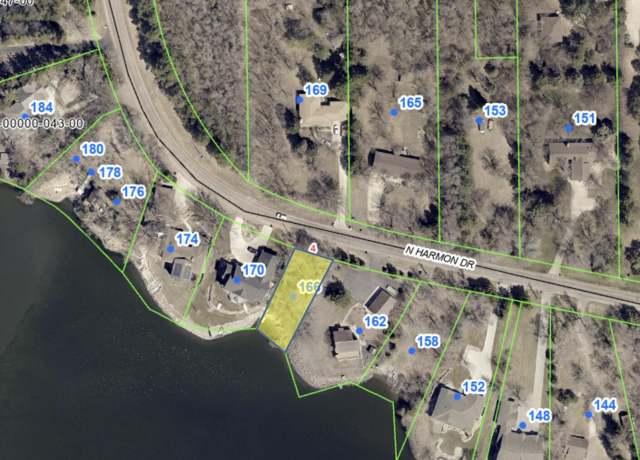 Property at 166 N Harmon Dr, Mitchell, SD 57301
